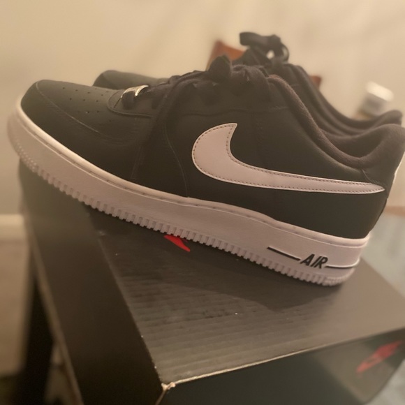 Black and white air forces - Picture 3 of 5